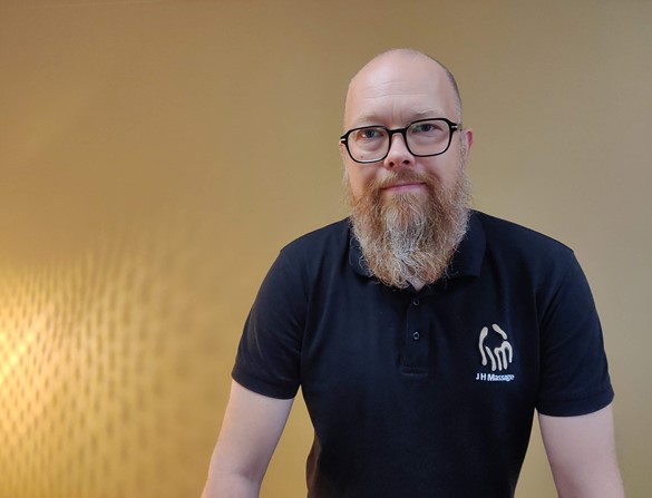 Jens og Ea samler ind