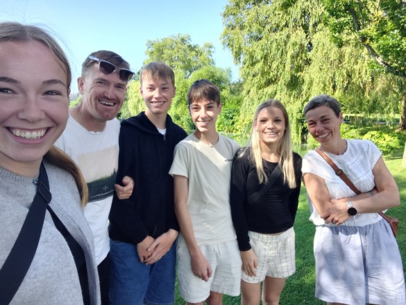 Vibeke Agger samler ind